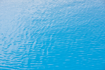 プールの水面