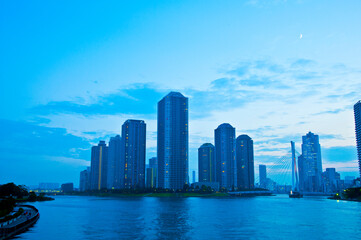 リバーシティー21の夕暮れ