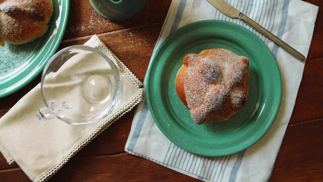 Plato de pan de muerto para d&iacute;a de muertos festividad mexicana folclor tradicional hispanidad