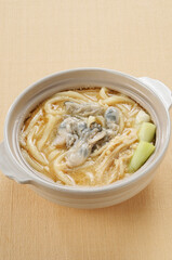牡蠣の味噌煮込みうどん