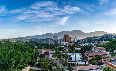 Obraz premium Panoramic view of Caracas at morning from east side of the city