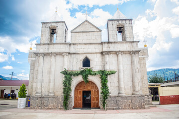 iglesia católica de cajola 