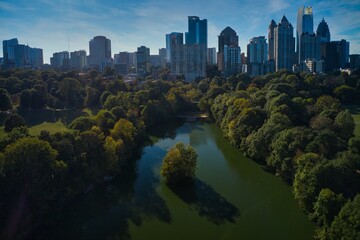 Obraz premium Panoramic aerial view of Atlanta skyline and Piedmont park spring sunset 