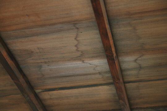 和室の天井の雨漏りのシミ