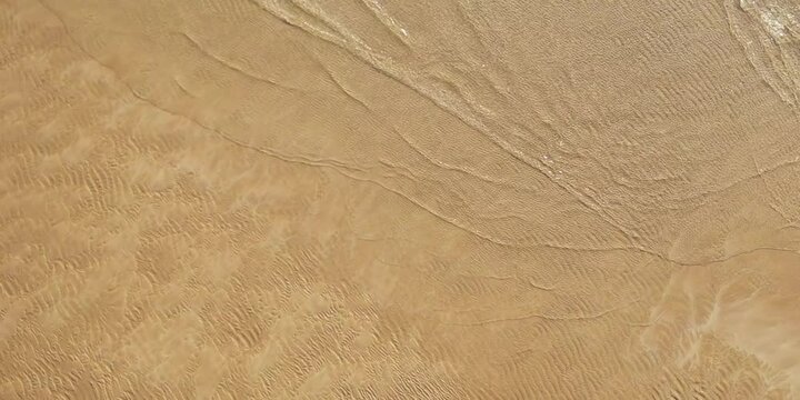 美しい砂浜を2Kドローン撮影