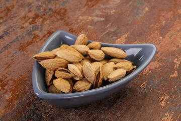 Unpeeled Almonds nuts