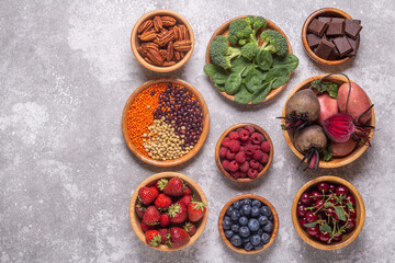 Healthy foods high in antioxidants.