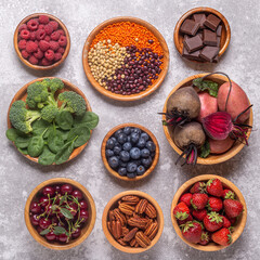 Healthy foods high in antioxidants.