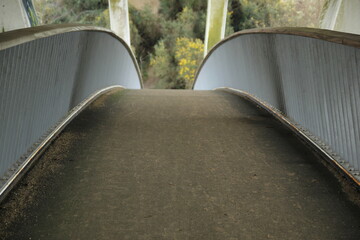 abstraction sous un pont