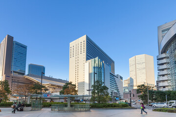 Fototapeta na wymiar 大阪駅前