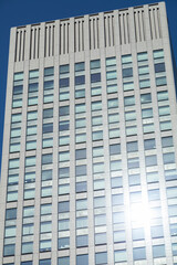 高層ビルの窓