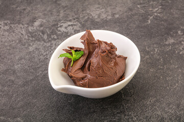 Chocolate spread with nazelnut