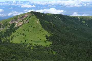 日本百名山&rdquo;四阿山&rdquo;の山頂から見る根子岳