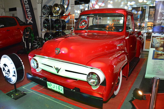 Ford F100 pick up at Hot Import Nights car show in Pasig, Philippines