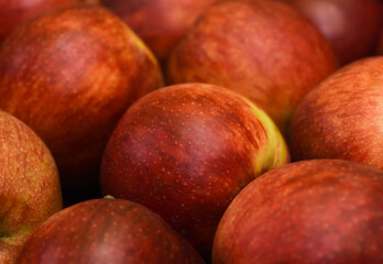 red apple