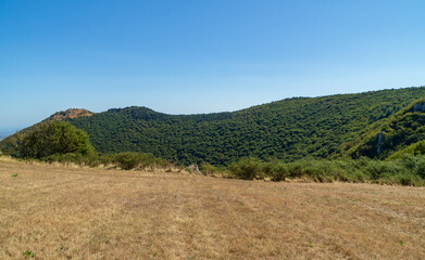 Paesaggio di montagna Lungo il sentiero 109 AG da Poggio San Romualdo a Castelletta