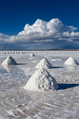 Obraz premium Salt cones, Salar de Uyuni, Potosi, Bolivia