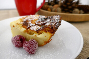 Bretonischer Puddingkuchen mit Äpfeln
