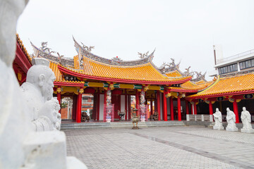 Fototapeta premium 儀門と72賢人石像