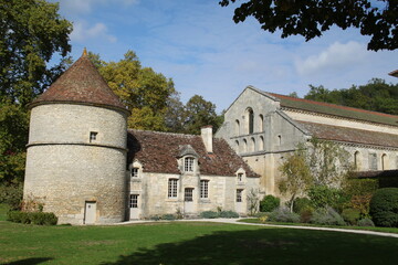 Fototapeta na wymiar Abbaye cistercienne de Fontenay Bourgogne