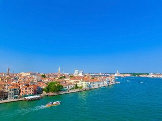 Obraz premium Beautiful view from Grand Canal on colorful facades of old medie