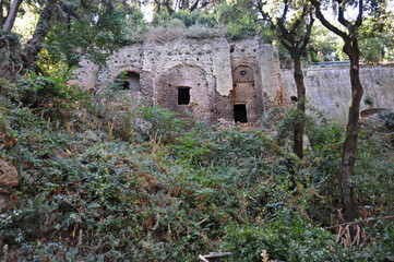 Tivoli - Parco Villa Gregoriana, ruderi della villa romana di Manlio Vopisco