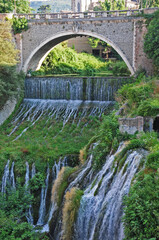 Tivoli - Parco Villa Gregoriana, vista sulle cascate del fiume Aniene