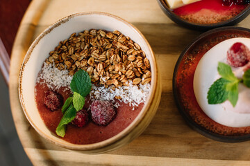 bowl of muesli with berries