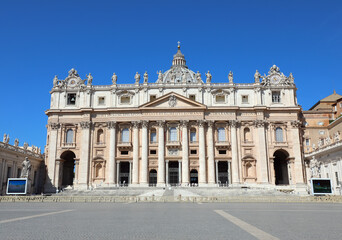 Fototapeta na wymiar Saint Peter in Vatican City without people during lockdown