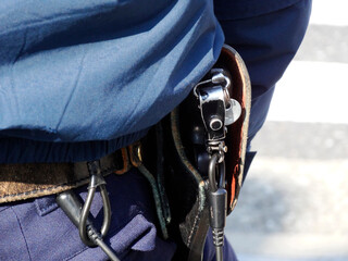 警察官のピストル