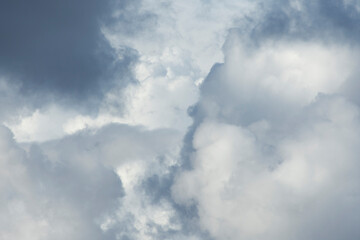 Nubes de otoño antes de la tormenta