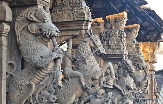 stone carving and sculptures of meenakshi amman temple madurai tamil nadu
