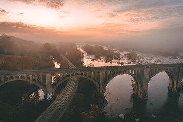 Fototapeta na wymiar Foggy Sunrise Over the James River in Richmond, Virginia