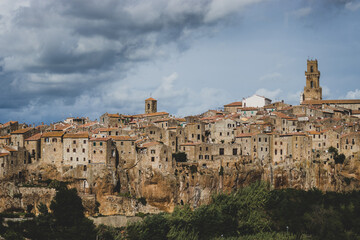 Fototapeta na wymiar view of Pitigliano, blue sky