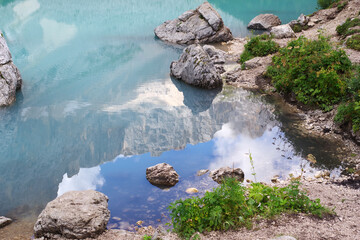 Naklejka na ściany i meble Eaux turquoise du lac Sorapiss