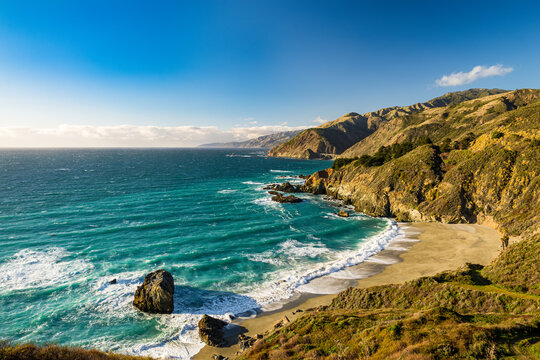 Beautiful turquoise water crashes against Big Sur’s rocky coast