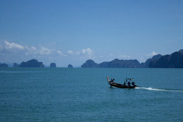 Boat going to James Bond Island