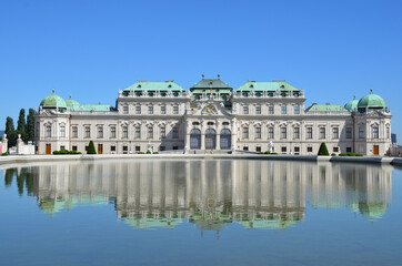 Fototapeta na wymiar palacio de Bellvedere en Viena, Austria