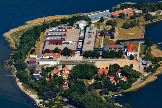 Insel Riems, Deutschlands gefaehrlichste Insel, Mecklenburg-Vorpommern, Deutschland, Luftbild aus Flugzeug 