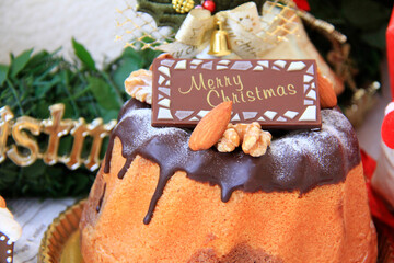 クリスマス雑貨とケーキ