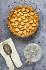 Pumpkin pie with leaf details