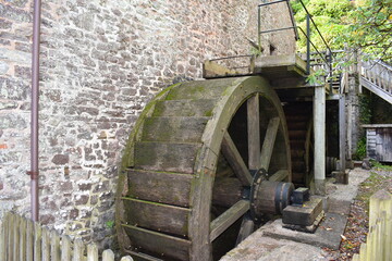 Milling has been at Dunster estate since medieval times. On open days volunteer millers harness the power of river Avill to turn waterwheels gears and millstones and produce wholemeal and spelt flour.