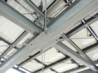 ソーラーパネル設置の骨組み