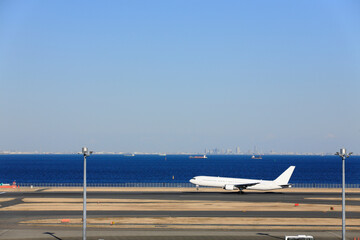 羽田空港での旅客機離陸