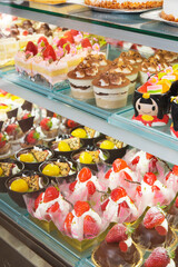 ケーキ店のガラスケース