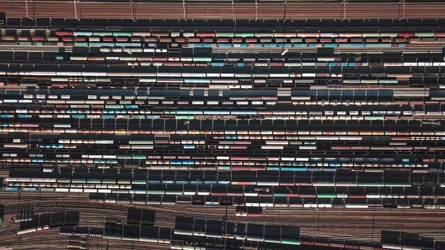 time-lapse parking of freight trains on a sorting platform