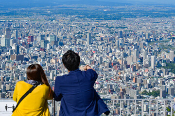 Naklejka premium 藻岩山から見下ろす札幌市中心部の都市風景