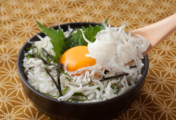 シラス丼
