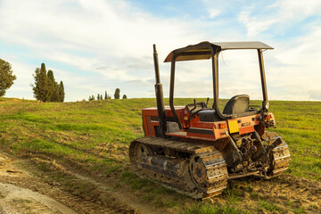 trattore in campagna