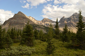 Obraz premium Climbing, hiking and camping at the Mount Assiniboine National Park in the Rocky Mountains between Alberta and British Columbia in Canada